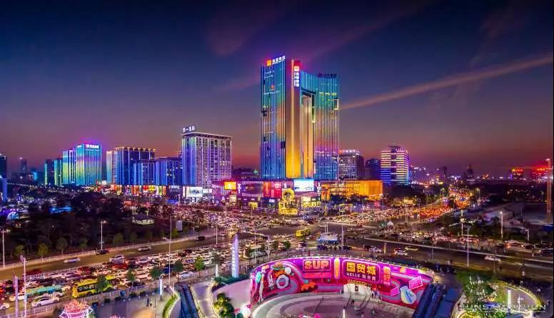 在东莞和香港间抉择的年轻人