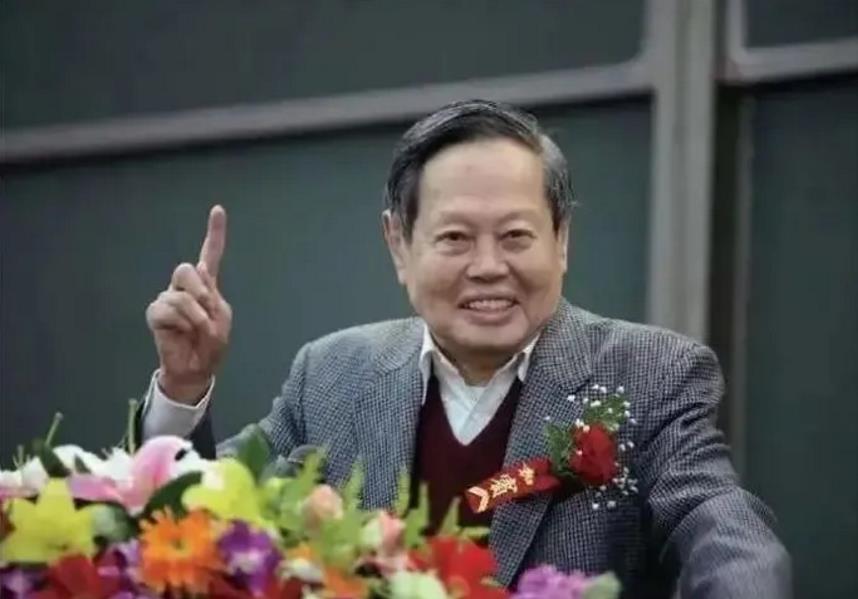 对于杨-米尔斯理论以及杨振宁先生的学术地位,已经相当完备了,我们