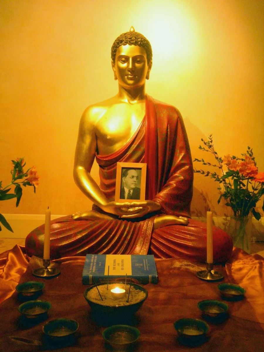 话说阿姆倍伽尔来自于马哈拉施特拉邦的一个马哈尔种姓(mahar