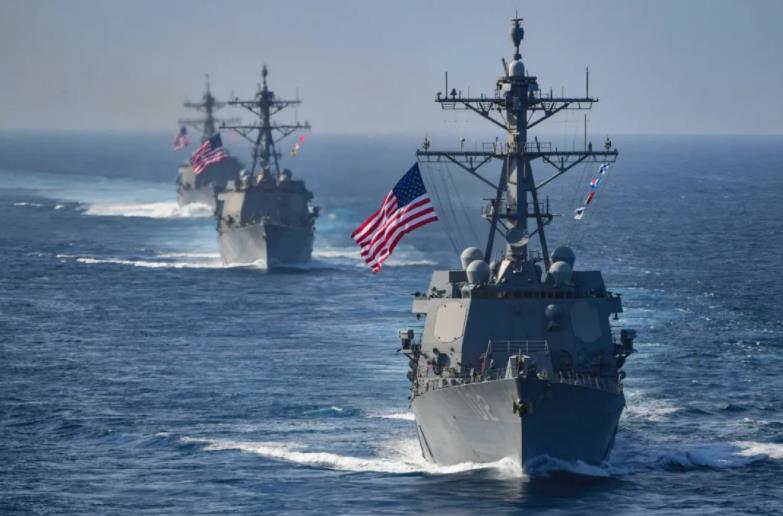 对此,美国的军事基地环绕着中国,而美国附近却没有一座中国的基地.