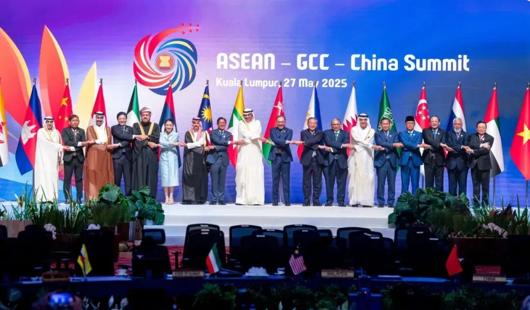 菲律宾学者：周边国家相信中国对和平的承诺吗？small