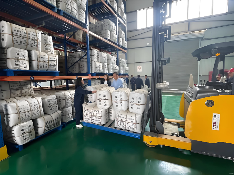 政府委托下考虑灾民痛苦的应急物资储采模型及协调策略