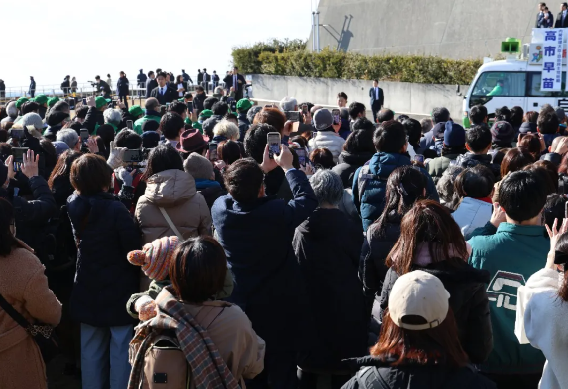 日本众议院选举，“饭圈化”的民粹狂欢